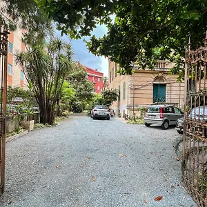 Appartamento In Del '900, Varazze