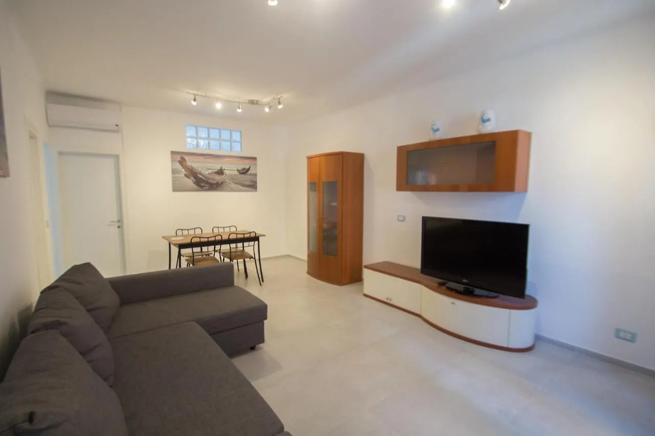 Apartment Appartamento Piazza Buccelli A 10 Mt Dal Mare Varazze